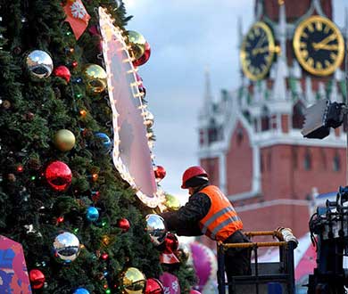 Монтаж больших ёлок в Нижнем Тагиле